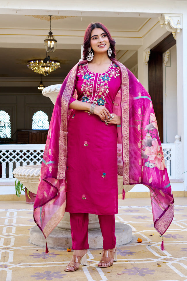 Tanturiti Pink Floral Embroidered Kurta Set with Jacquard Dupatta for Women Main Image