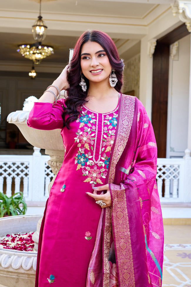 Tanturiti Pink Floral Embroidered Kurta Set with Jacquard Dupatta for Women Hover Image